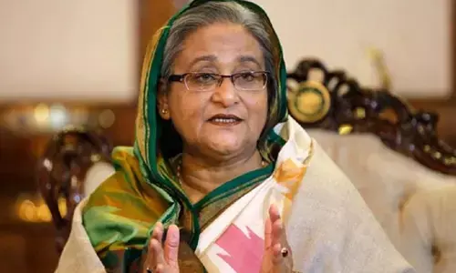 शेख हसीना का हुंकार: कठपुतली सरकार को उखाड़ फेंको शेख हसीना का हुंकार: कठपुतली सरकार को उखाड़ फेंको