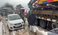 जम्मू-कश्मीर: बर्फबारी के बाद बीच रास्ते से लौटे गुलाम अली खटाना, भाजपा सांसद ने जताई नाराजगी