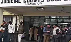 हमीरपुर कोर्ट को उड़ाने की धमकी, पुलिस ने खाली कराया परिसर हमीरपुर कोर्ट को उड़ाने की धमकी, पुलिस ने खाली कराया परिसर