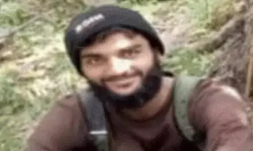 जम्मू-कश्मीर में सुरक्षाबलों को बड़ी सफलता, जैश-ए-मोहम्मद का पाकिस्तानी आतंकी ढेर, एम4 कर्बाइन बरामद