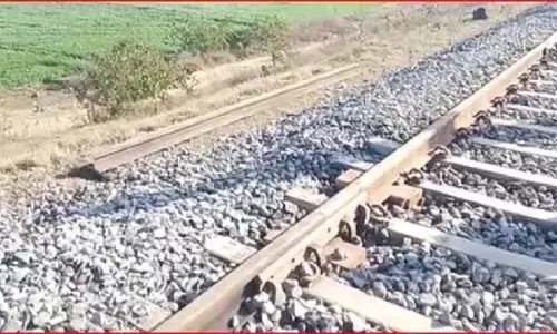 गणतंत्र दिवस से पहले पंजाब में रेलवे ट्रैक पर जोरदार धमाका, 12 फीट लंबी पटरी उड़ी, RDX के इस्तेमाल की आशंका गणतंत्र दिवस से पहले पंजाब में रेलवे ट्रैक पर जोरदार धमाका, 12 फीट लंबी पटरी उड़ी, RDX के इस्तेमाल की आशंका