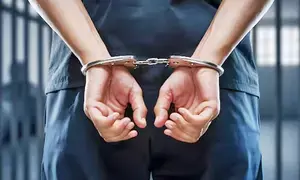 मध्य प्रदेश: इंदौर में पांच अत्याधुनिक पिस्तौल के साथ दो आरोपी गिरफ्तार