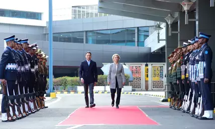 यूरोपीय काउंसिल की अध्यक्ष उर्सुला वॉन पहुंची भारत, गणतंत्र दिवस समारोह में होंगी मुख्य अतिथि यूरोपीय काउंसिल की अध्यक्ष उर्सुला वॉन पहुंची भारत, गणतंत्र दिवस समारोह में होंगी मुख्य अतिथि