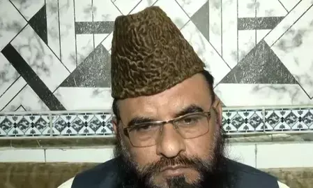 वारिस पठान के बयान पर मौलाना साजिद रशीदी बोले-भगवा पर सवाल नहीं, हरे रंग पर क्यों? वारिस पठान के बयान पर मौलाना साजिद रशीदी बोले-भगवा पर सवाल नहीं, हरे रंग पर क्यों?