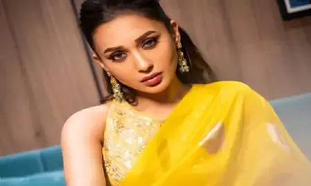 बंगाल की फेमस एक्ट्रेस मिमी चक्रवर्ती हुईं उत्पीड़न का शिकार, कार्यक्रम आयोजक के खिलाफ दर्ज कराई शिकायत