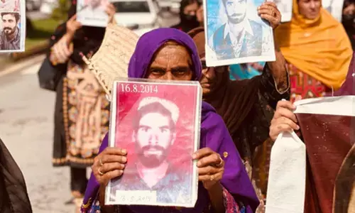 बलूचिस्तान बना मौत की कोठरी: 1,200 से ज्यादा लोग जबरन गायब बलूचिस्तान बना मौत की कोठरी: 1,200 से ज्यादा लोग जबरन गायब