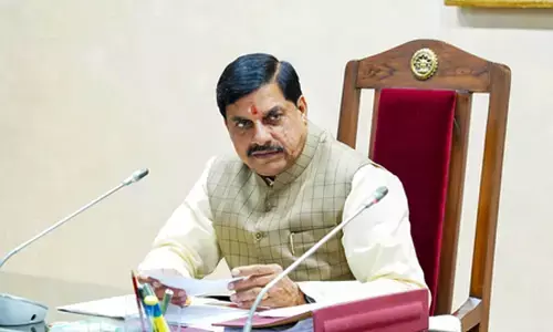 गणतंत्र दिवस पर सीएम मोहन यादव ने पंचायत में सुनीं ग्रामीणों की समस्याएं गणतंत्र दिवस पर सीएम मोहन यादव ने पंचायत में सुनीं ग्रामीणों की समस्याएं