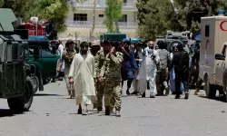 पाकिस्तान की जेलों से लौटे अफगानों ने बताई यातना की दास्तान, रिपोर्ट में गंभीर आरोप