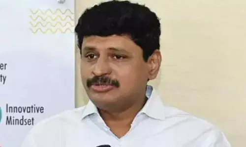 फोन टैपिंग केस: बीआरएस नेता और पूर्व सांसद संतोष राव को एसआईटी ने तलब किया फोन टैपिंग केस: बीआरएस नेता और पूर्व सांसद संतोष राव को एसआईटी ने तलब किया