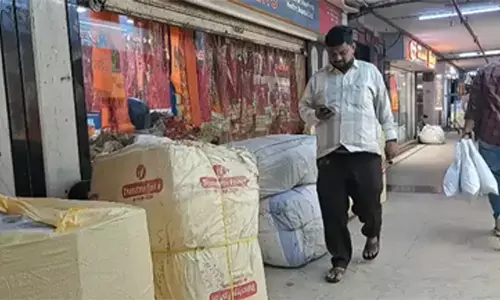 एफटीए से सूरत के टेक्सटाइल व्यापारियों में खुशी, पीएम मोदी का जताया आभार एफटीए से सूरत के टेक्सटाइल व्यापारियों में खुशी, पीएम मोदी का जताया आभार