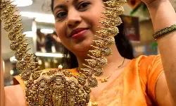 सोना पहली बार 1.75 लाख पार, चांदी भी रिकॉर्ड स्तर पर