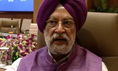 इंडिया एनर्जी वीक में पुरी ने वैश्विक चुनौतियों के बीच कीमतें स्थिर रखने की सराहना की इंडिया एनर्जी वीक में पुरी ने वैश्विक चुनौतियों के बीच कीमतें स्थिर रखने की सराहना की