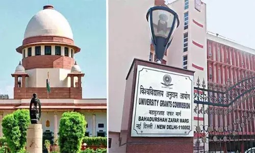 मोदी- दोनों हाथों में लड्डू मोदी- दोनों हाथों में लड्डू