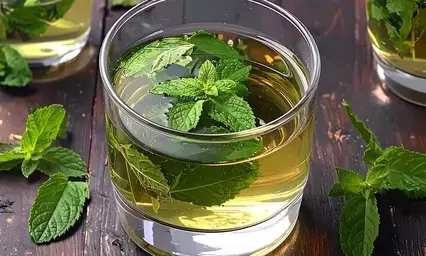 मुहांसों की छुट्टी तो दाग-धब्बे दूर, त्वचा के लिए किसी ब्यूटी पार्लर से कम नहीं तुलसी मुहांसों की छुट्टी तो दाग-धब्बे दूर, त्वचा के लिए किसी ब्यूटी पार्लर से कम नहीं तुलसी