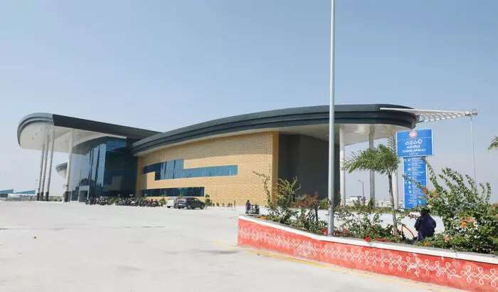 चार्लापल्ली स्टेशन पर नई क्रू लॉबी और रनिंग रूम का उद्घाटन चार्लापल्ली स्टेशन पर नई क्रू लॉबी और रनिंग रूम का उद्घाटन