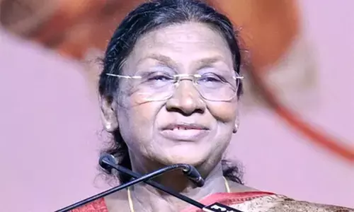 भारतीय तटरक्षक बल का स्वर्णिम वर्ष, राष्ट्रपति और उपराष्ट्रपति ने दी शुभकामनाएं भारतीय तटरक्षक बल का स्वर्णिम वर्ष, राष्ट्रपति और उपराष्ट्रपति ने दी शुभकामनाएं