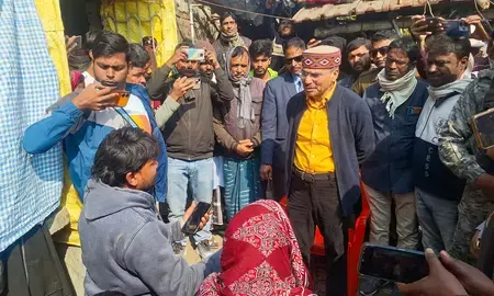 बंगाल: आनंदपुर गोदाम में लगी आग, एनएचआरसी टीम ने घटना स्थल का किया दौरा बंगाल: आनंदपुर गोदाम में लगी आग, एनएचआरसी टीम ने घटना स्थल का किया दौरा