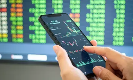 भारत-अमेरिका ट्रेड डील के बाद रुपया 1 प्रतिशत से ज्यादा मजबूत, बढ़ा निवेशकों का भरोसा