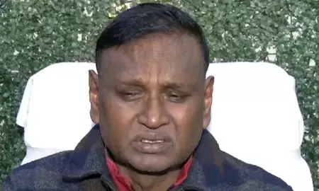 संसद में विपक्षी सांसदों का निलंबन, कांग्रेस बोली – लोकतंत्र खतरे में