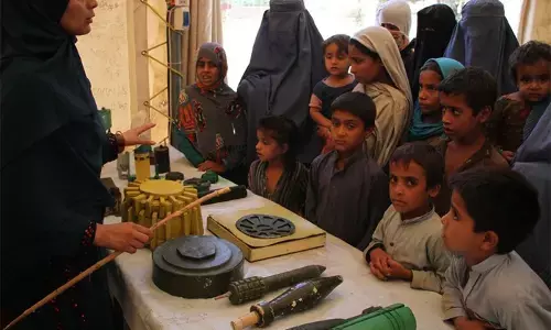 अफगानिस्तान में बिना फटे बमों की घटनाओं में मारे गए लोगों में 67.5 फीसदी बच्चे शामिल