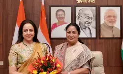 हेमा मालिनी ने दिल्ली की सीएम रेखा गुप्ता से मुलाकात की