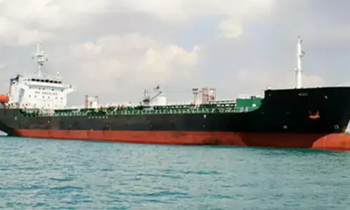 मुंबई के पास तटरक्षक बल की बड़ी कार्रवाई, तेल तस्करी गिरोह का पर्दाफाश