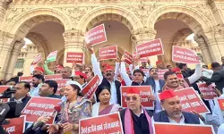 यूपी बजट सत्र से पहले सपा का प्रदर्शन, भाजपा सरकार पर नारेबाजी