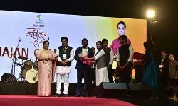 मुख्यमंत्री रेखा गुप्ता ने दिल्ली विश्वविद्यालय में ‘भजन क्लबिंग’ उत्सव का शुभारंभ किया