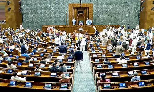 लोकसभा हंगामे पर भाजपा की महिला सांसदों ने विपक्ष को घेरा, कार्रवाई की मांग लोकसभा हंगामे पर भाजपा की महिला सांसदों ने विपक्ष को घेरा, कार्रवाई की मांग