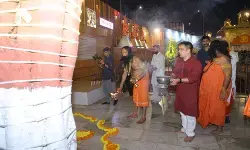 गुजरात: महाशिवरात्रि मेले का भव्य आगाज, डिप्टी सीएम हर्ष संघवी ने भवनाथ मंदिर में की महाआरती गुजरात: महाशिवरात्रि मेले का भव्य आगाज, डिप्टी सीएम हर्ष संघवी ने भवनाथ मंदिर में की महाआरती