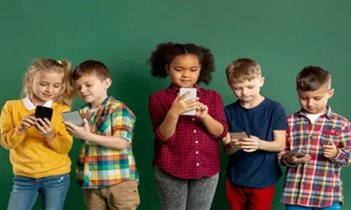 क्या सोशल मीडिया बच्चों को बना रहा है ‘आदी’? अमेरिका में इंस्टाग्राम और यूट्यूब के खिलाफ मुकदमा