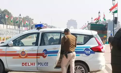 दिल्ली: आदर्श नगर में चाकूबाजी की घटना में दो घायल, मुखर्जी नगर में महिला ने की आत्महत्या