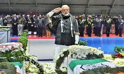 पुलवामा हमले की बरसी: पीएम मोदी ने शहीदों को किया नमन