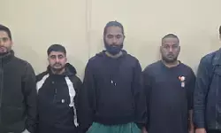 नोएडा: स्कूलों को बम से उड़ाने की धमकी देने वाले गैंग का भंड़ाफोड़, एसटीएफ ने 6 को किया अरेस्ट नोएडा: स्कूलों को बम से उड़ाने की धमकी देने वाले गैंग का भंड़ाफोड़, एसटीएफ ने 6 को किया अरेस्ट