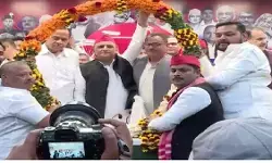 अखिलेश की मौजूदगी में पत्नी-बेटा सहित सपा में शामिल हुए नसीमुद्दीन सिद्दीकी, कहा- बदलनी है सत्ता