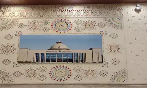 बजट सत्र से पहले गुजरात विधानसभा में पारंपरिक कलाओं को प्रमुखता दी गई बजट सत्र से पहले गुजरात विधानसभा में पारंपरिक कलाओं को प्रमुखता दी गई