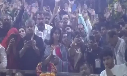 महाशिवरात्रि पर बाबा महाकाल का अद्भुत शृंगार, माथे पर त्रिशूल-चांद-सूरज की छटा