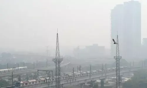 रुकी हवा की रफ्तार, एक्यूआई पहुंचा खतरे के निशान के पार, बारिश और तेज हवा की फिर बन रही है संभावनाएं रुकी हवा की रफ्तार, एक्यूआई पहुंचा खतरे के निशान के पार, बारिश और तेज हवा की फिर बन रही है संभावनाएं