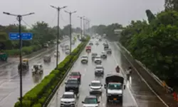 घने बादलों ने आसमान को घेरा, बूंदाबांदी से हुई एनसीआर के सुबह की शुरुआत, एक्यूआई में भी आंशिक सुधार घने बादलों ने आसमान को घेरा, बूंदाबांदी से हुई एनसीआर के सुबह की शुरुआत, एक्यूआई में भी आंशिक सुधार