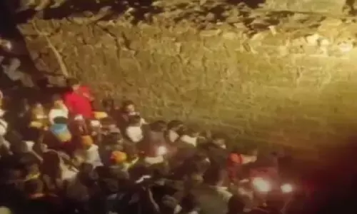 छत्रपति शिवाजी की जयंती पर भगदड़ में कई घायल, पुणे में उमड़ी थी हजारों की भीड़