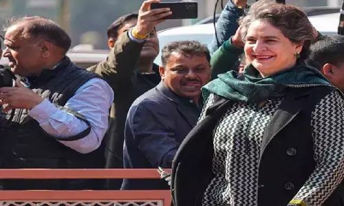 प्रियंका गांधी दो दिवसीय दौरे पर का असम पहुंचीं, कामाख्या मंदिर में की पूजा प्रियंका गांधी दो दिवसीय दौरे पर का असम पहुंचीं, कामाख्या मंदिर में की पूजा