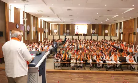 गुजरात : कार्यकर्ता सम्मेलन में बोले सीएम भूपेंद्र पटेल- परिवारवाद नहीं, विचारधारा से चलती है भाजपा गुजरात : कार्यकर्ता सम्मेलन में बोले सीएम भूपेंद्र पटेल- परिवारवाद नहीं, विचारधारा से चलती है भाजपा