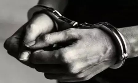 दिल्ली: त्रिलोकपुरी के दो ड्रग तस्कर गिरफ्तार, प्रतिबंधित पदार्थ की सप्लाई में थे शामिल