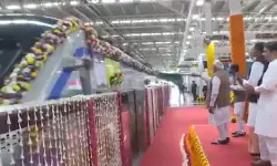 पीएम मोदी ने नमो भारत और मेरठ मेट्रो को दिखाई हरी झंडी, 55 मिनट में दिल्ली से मेरठ