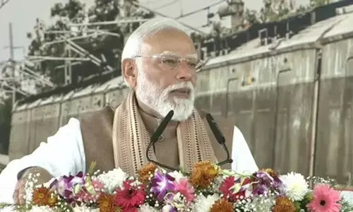 मेरठ में पीएम मोदी बोले, काग्रेस ने एआई समिट को गंदी और नंगी राजनीति का अखाड़ा बनाया