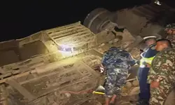 नेपाल में बस हाईवे से नदी में गिरी, 18 की मौत:25 घायल, मरने वालों में 2 विदेशी नागरिक