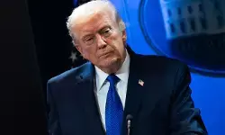 सुप्रीम कोर्ट के फैसले पर ट्रंप का हमला – ‘मेरी शक्तियां और बढ़ीं’ सुप्रीम कोर्ट के फैसले पर ट्रंप का हमला – ‘मेरी शक्तियां और बढ़ीं’