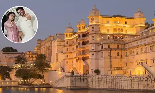 VIROSH WEDDING: विजय देवरकोंडा और रश्मिका मंदाना उदयपुर पहुंचे, 26 फरवरी को होगी निजी समारोह में शादी