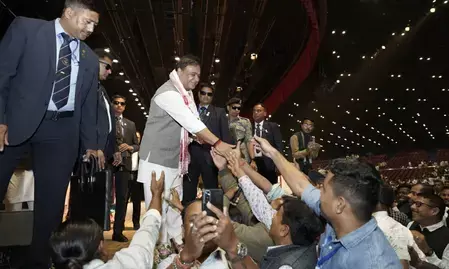 असम : ग्रामीण आजीविका मिशन के तहत 120 करोड़ रुपए वितरित, प्रमुख योजनाएं शुरू असम : ग्रामीण आजीविका मिशन के तहत 120 करोड़ रुपए वितरित, प्रमुख योजनाएं शुरू