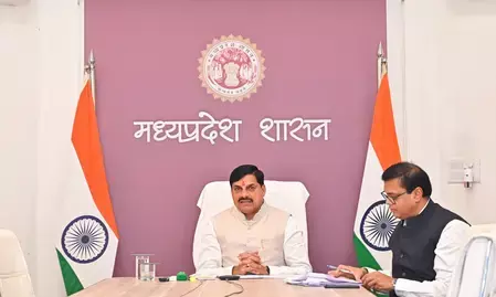 भोपाल के हलाली डैम क्षेत्र में सीएम मोहन यादव ने छोड़े पांच दुर्लभ प्रजाति के गिद्ध भोपाल के हलाली डैम क्षेत्र में सीएम मोहन यादव ने छोड़े पांच दुर्लभ प्रजाति के गिद्ध